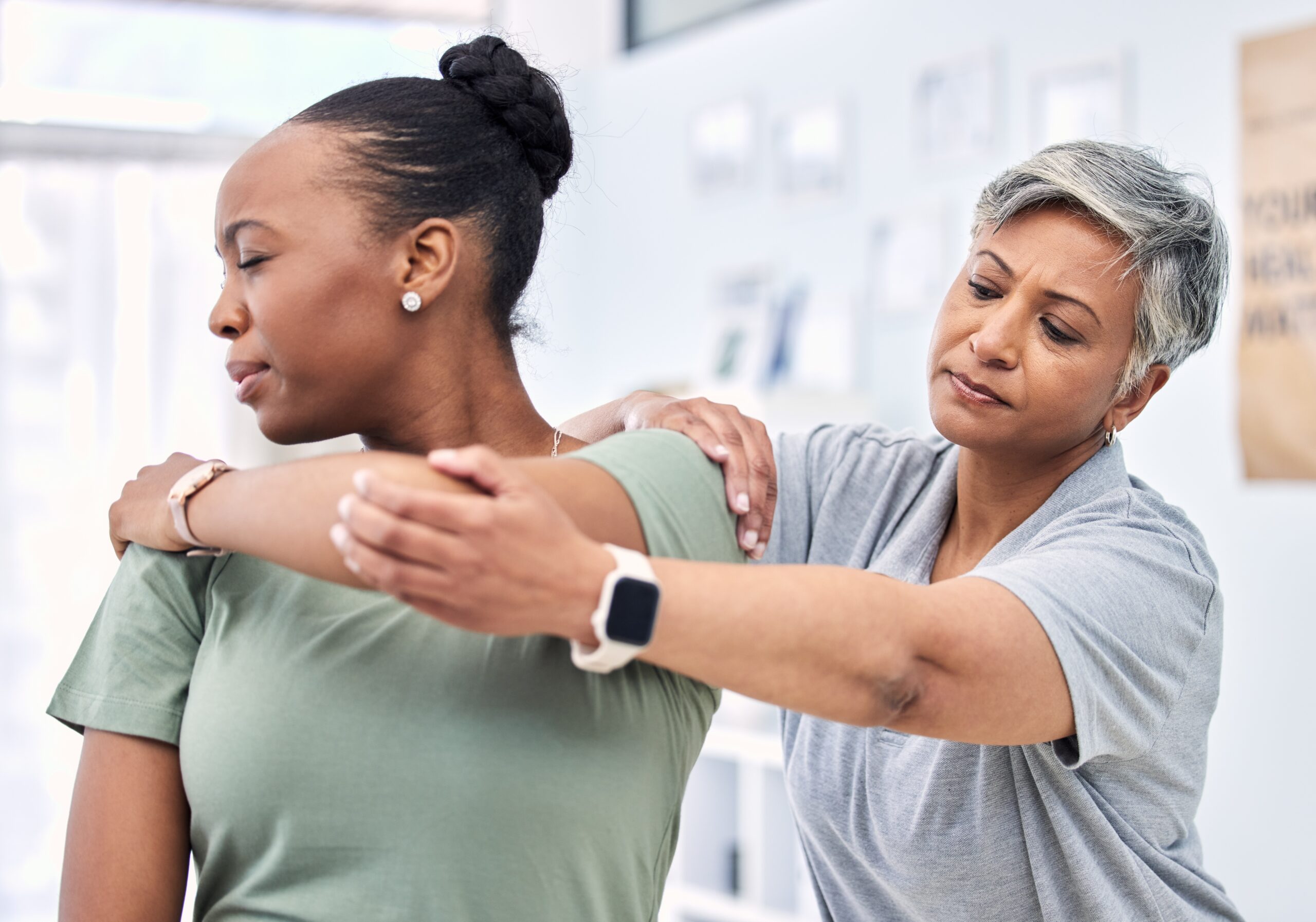 Shoulder,Pain,,Physical,Therapy,And,Chiropractor,With,Patient,,Injury,And